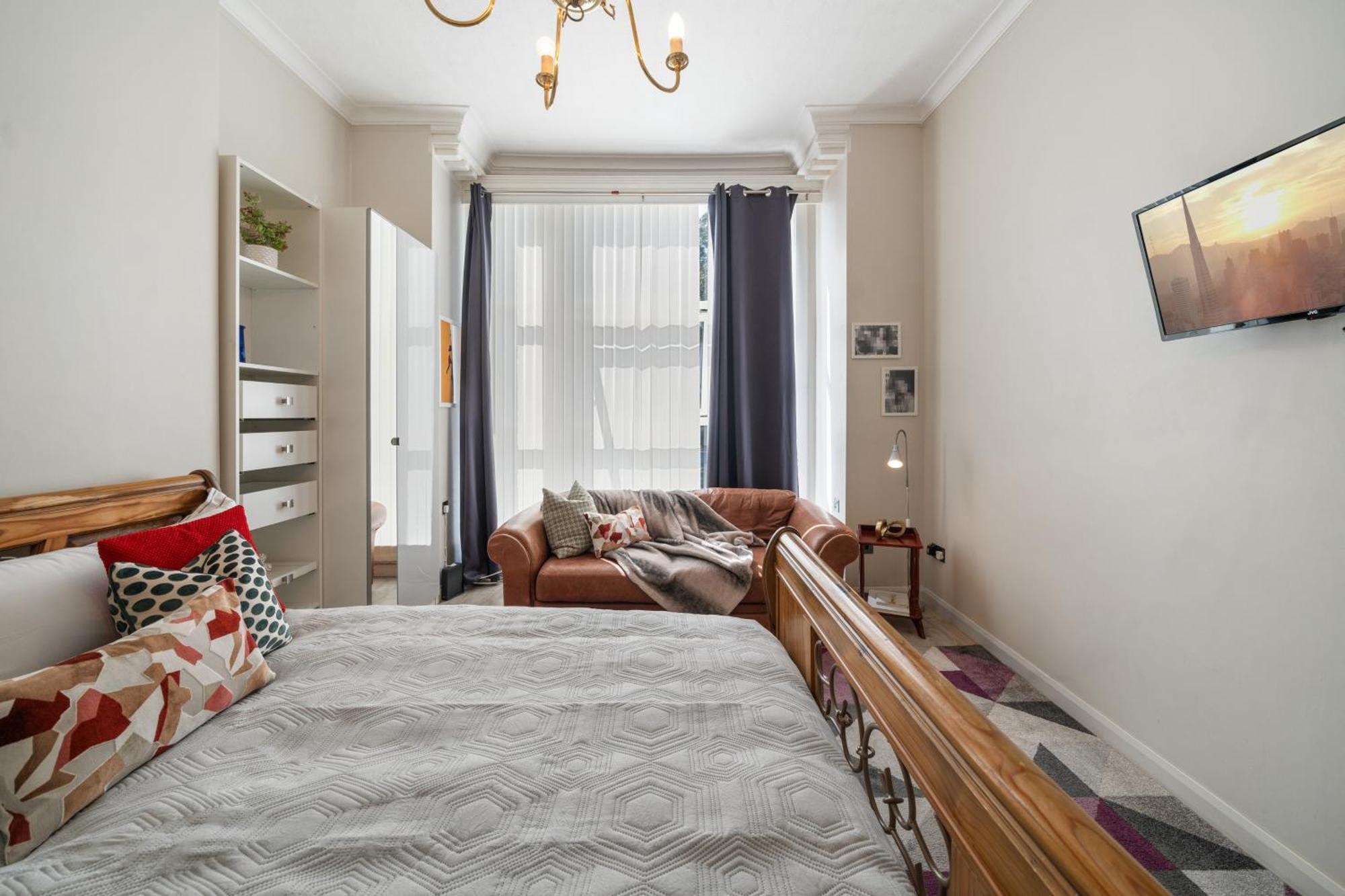 Modern Studio Apartment Лондон Экстерьер фото